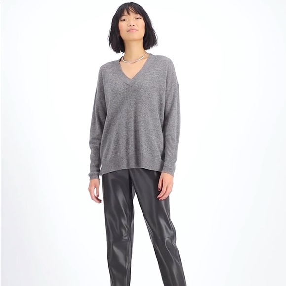 Charter club Cashmere Oversized V-Neck Sweater new with Tag Size